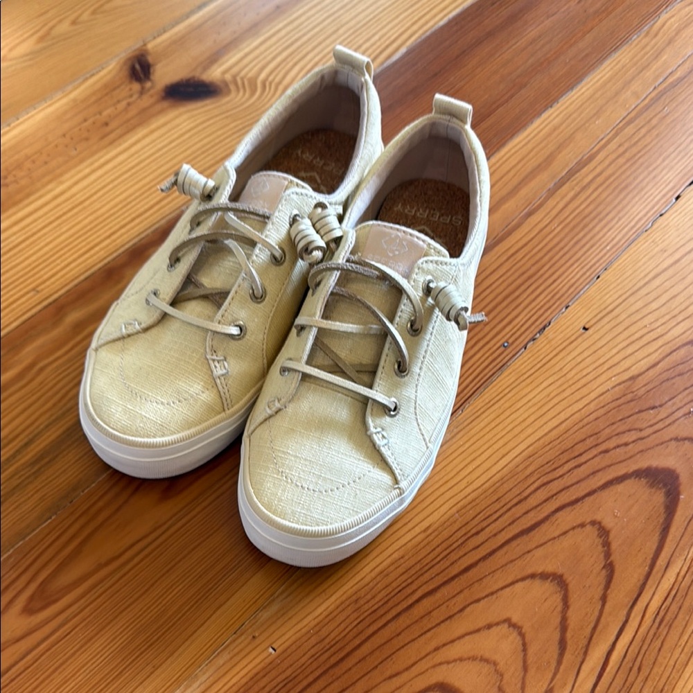 Sperry Tan Leather Sneakers Classic Casual Design NWOT, no box, NEW